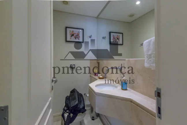 Imagem Apartamento reformado em Perdizes com 137m², 3 quartos (1 suíte) e 2 vagas