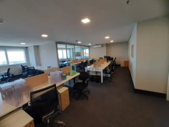 Imagem Sala comercial no 25º andar, composta por 4 salas de 51m² cada (sendo 3 unificadas + 1 sala indivi...