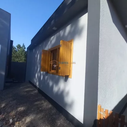 Imagem Fortes Imóveis vende Casa moderna em Capão Novo