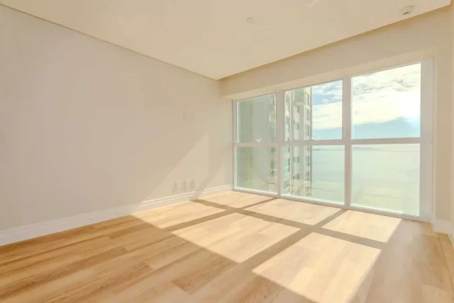 Imagem Apartamento com 4 dormitórios sendo 2 suítes e 4 vagas de garagem em Balneário Camboriú