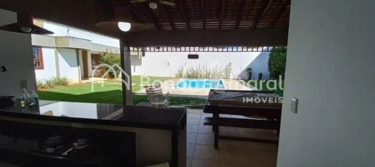 Imagem Linda casa á venda no Condomínio Reserva Iguatemi com hall de entrada social e de serviço, vaga p...