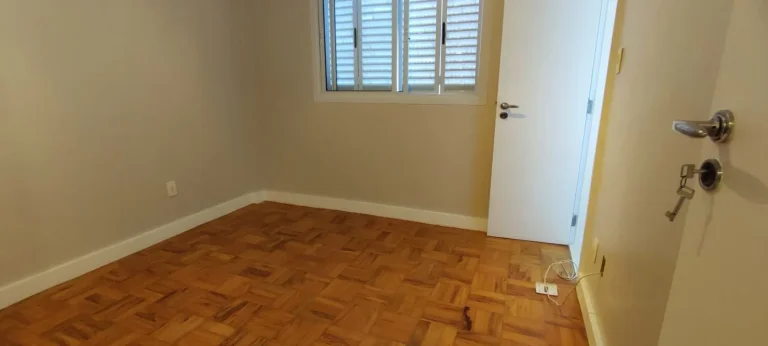 Imagem Apartamento 150 M², 3Q, 1 Suíte, Lavabo, 4 Banheiros, 1 Vaga fixa e escriturada, Dependência completa de serviço, Próximo a 2 estações do metrô.