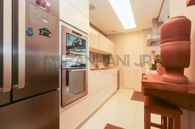 Imagem Imperdível oportunidade: Apartamento de 2 quartos e 2 suítes no Itaim Bibi, São Paulo! 123m², 3 salas, 4 banheiros e 2 vagas.