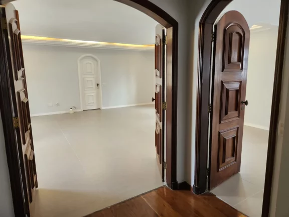 Imagem Apartamento reformado sendo 334 m² 4 dormitórios, 2 suítes , 3 vagas - Boqueirão