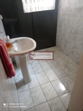Imagem PORTUNIDADE EXCLUSIVA NA CIDADE DUTRA. Vendo uma casa Assobradada na Cidade Dutra, Próximo ao bolsão de Interlagos. São 3 Dormitórios, sendo 1 Suíte, varanda com vista para a represa, 4 vagas de garagem, Sala 2 ambientes, copa e Cózinha, Área Gourmet com 