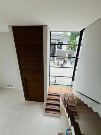 Imagem Casa alto padrão com 3 suítes sendo 1 master e 5 vagas - América | Joinville/SC