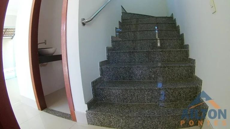 Imagem Casa Duplex com 03 Quartos à Venda na Praia do Morro - Guarapari/ES