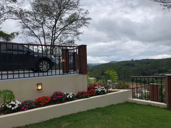 Imagem Casa Duplex, 06 Suites, 03 Vagas de Garagem, Vista para Rota do Lagarto, Pedra Azul - ES