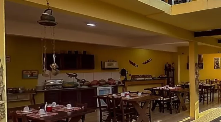Imagem EXCELENTE POUSADA NA VILA ITAMAMBUCA