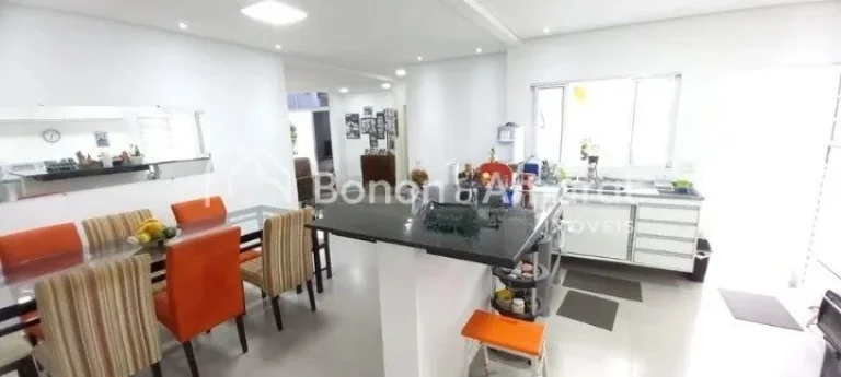 Imagem Linda casa térrea no Jardim Santa Genebra, com 3 suítes sendo 1 suíte com jardim de inverno e 2 s...