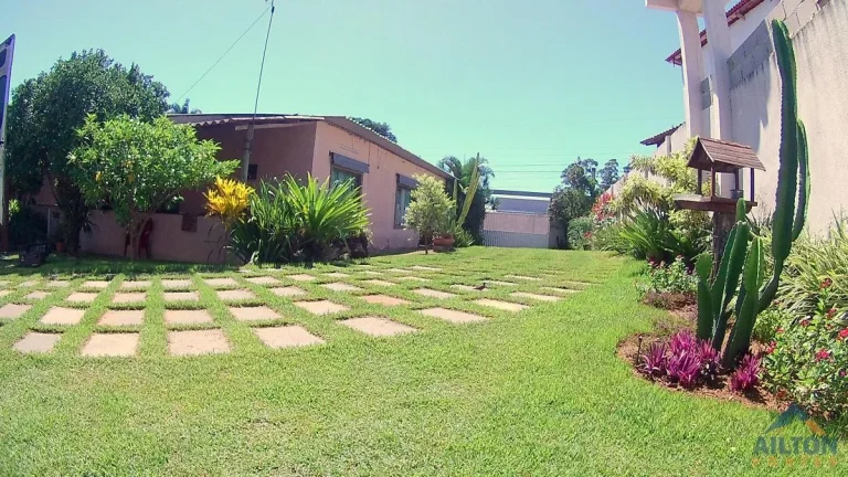 Imagem Linda Casa Linear com 4 Quartos e 1120m2 de Área Total à Venda no Bairro Perocão - Guarapari/ES