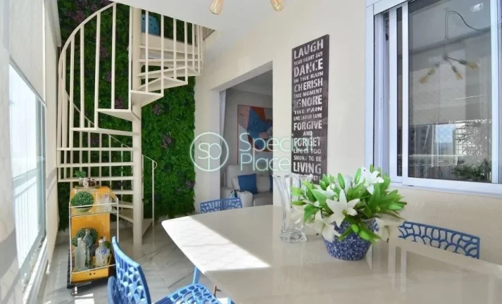 Imagem Linda cobertura duplex com 170m² de área privativa, 2 dormitórios ( 1 suíte ) e 3 vagas na garag...