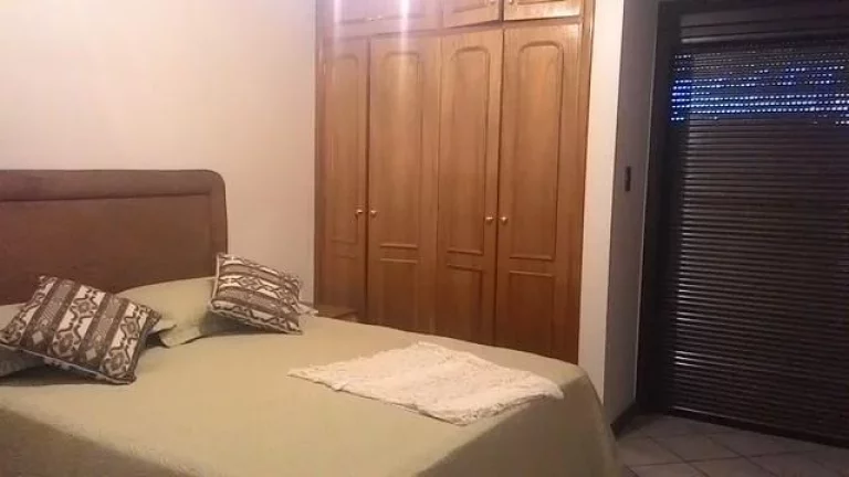 Imagem Praia de Pitangueiras, Alto Padrão, 2 Quadras da Praia, 2 Garagens, Local Nobre,130 Metros de Área Útil, Fino Acabamento!!!