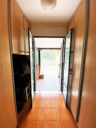 Imagem Sobrado com 165 m² 3 Dormitorios sendo 2 Suites 2 Vagas de Garagens