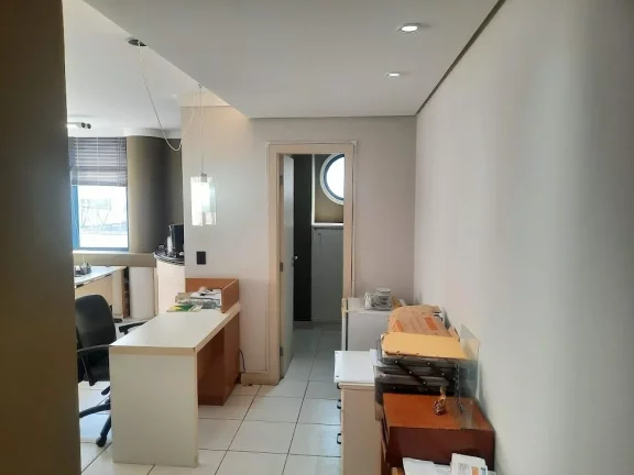 Imagem Sala Comercial à Venda, 81,8 m2, 2 ambientes com sacada, 2 bwc, garagem, Centro, Florianópolis, SC