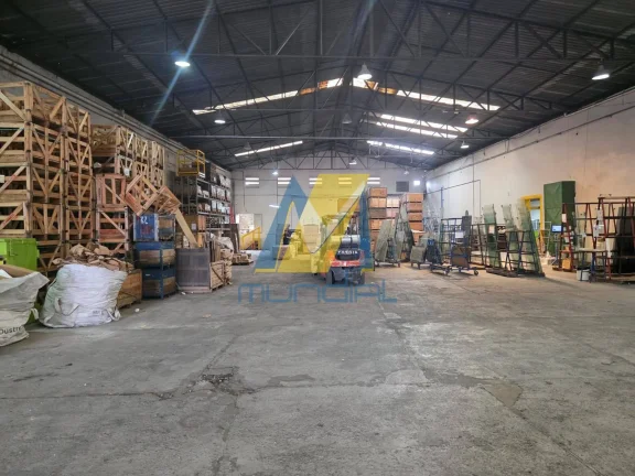 Imagem Galpão comercial/industrial com 1.200 m² de área construída.