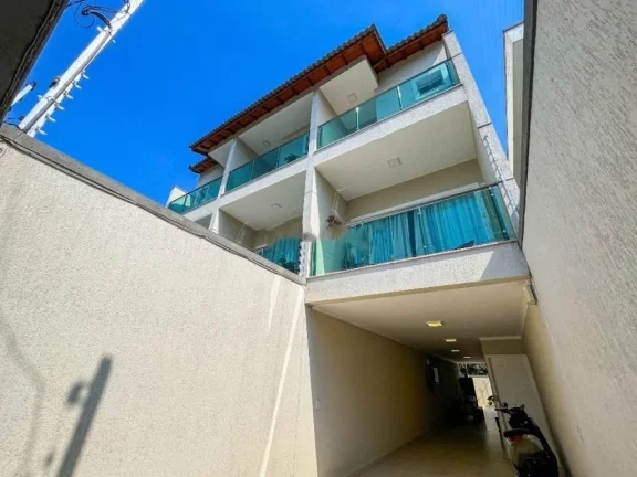 Imagem Charmosa residência no Jardim Paraíso, com 3 suítes, garagem para 5 carros, churrasqueira, cozinha planejada.