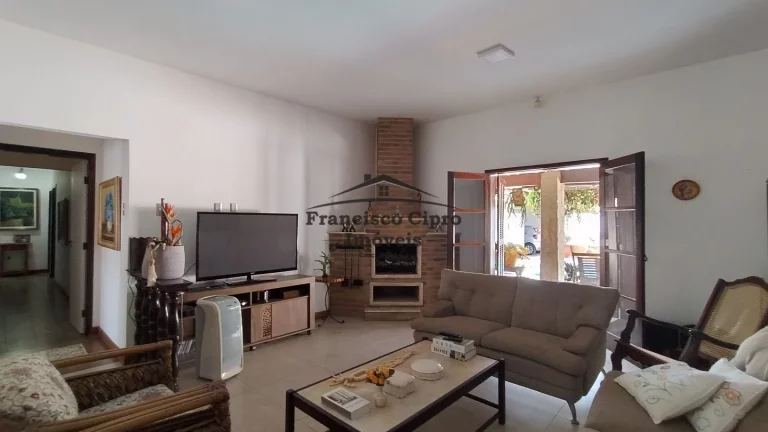 Imagem Casa à venda no bairro Belveder Clube dos 500 - Guaratinguetá/SP