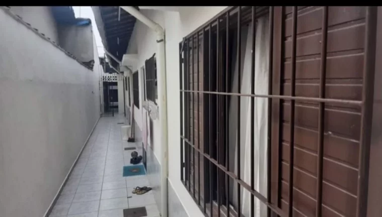 Imagem Casa com 4 dormitórios à venda PROXIMO A PRAIA DIVISA COM TUPI E OCEAN 94 m² por R$ 410.000 - Vila Assunção - Praia Grande/SP