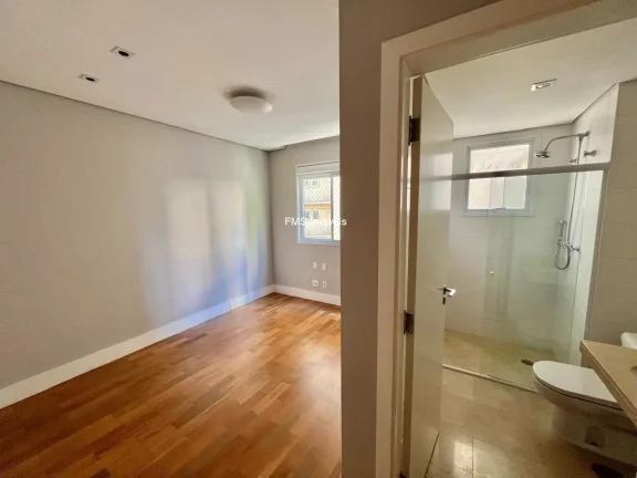 Imagem Apartamento de luxo em Moema, São Paulo-SP: 3 quartos, 3 suítes, 1 sala, 3 vagas, 226m² de puro conforto!