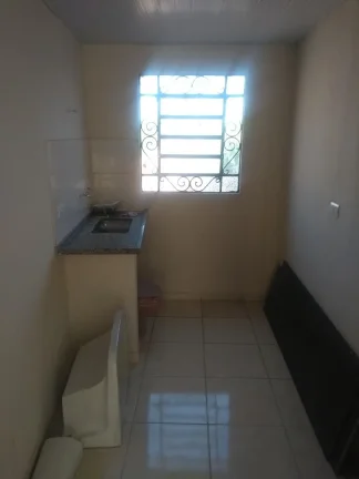 Imagem Casa com 1 quarto , sala , cozinha , lavanderia , banheiro social e 1 vaga de garagem.
 A Palace Imo...