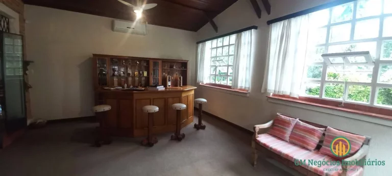 Imagem Casa/chácara em São Roque, 6 qtos, edícula, baias p cavalos, piscina, sauna