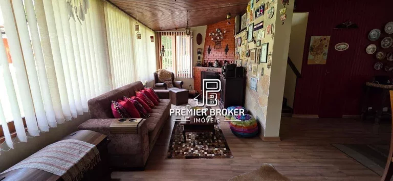 Imagem Casa com 3 dormitórios à venda, 120 m² por R$ 940.000,00 - Alto - Teresópolis/RJ