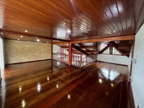 Imagem Imperdível oportunidade! Casa à venda em Mairiporã-SP, bairro Samambaia, 2 quartos, 1 suíte, 1 sala, 5 banheiros, 5 vagas, 405m².