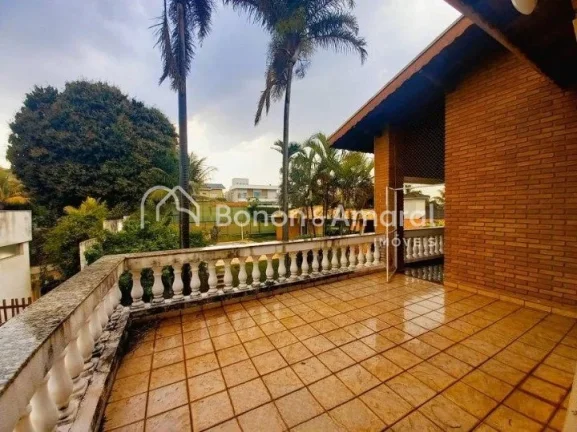 Imagem Oportunidade de negócio! Espaçoso sobrado com 5 quartos sendo 4 suítes, escritório, 7 banheiros,...