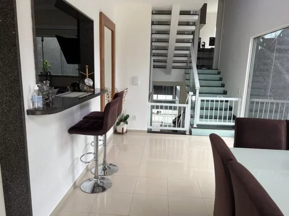Imagem Sobrado com 5 dormitórios à venda, 215 m² por R$ 2.500.000,00 - Vila Oliveira - Mogi das Cruzes/SP