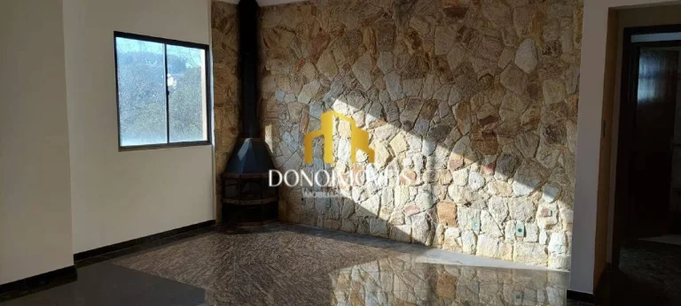 Imagem Excelente cobertura, único dono. Impecável, 3 suítes, 1 quarto, sala com lareira, cozinha planeja...