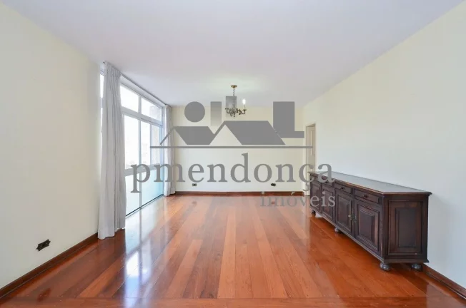 Imagem Apartamento em Higienopolis com 3 quartos (1 sui­te) e 1 vaga, 209m²