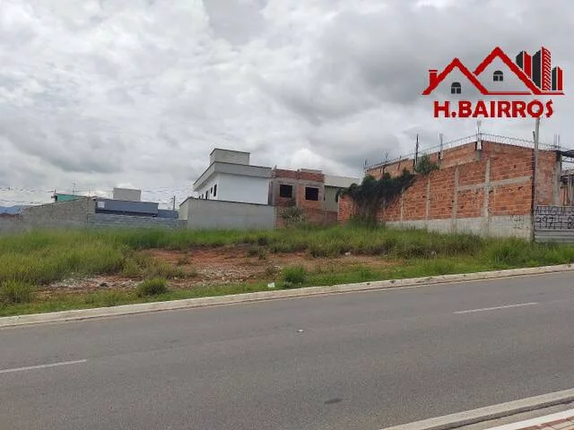 Terreno à Venda na avenida principal com 400 m quitado