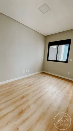 Imagem Vendo casa de alto padrão em condomínio fechado em Biguaçu (SC)