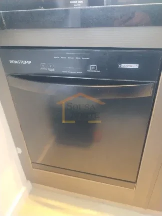 Imagem Apartamento de 87m², reformado, com 2 dormitórios, sendo 1 suite, muito iluminado e arejado. 
Elé...