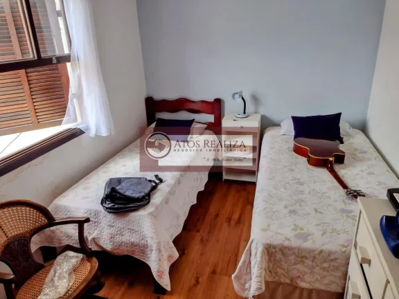Imagem Vendo Oportunidade no Jardim domilita região do pedreira São Paulo. Vendo linda e espaçosa casa térrea na região da pedreira, são 3 Dormitórios, sendo 1 Suíte, Sala de estar e sala de jantar, Cózinha com planejados, 3 banheiros, 2 vagas de garagem, 250m² 
