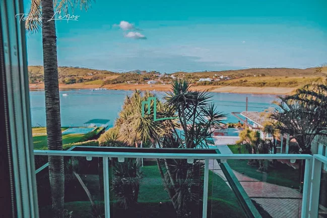 CASA DE MARINA - ALTO PADRÃO EM ESCARPAS DO LAGO (BEIRA DO LAGO)