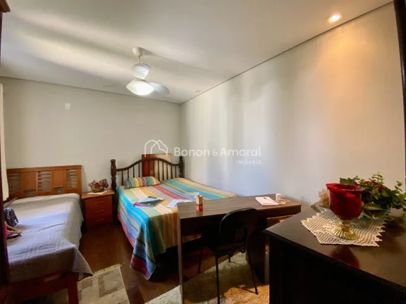 Imagem Linda casa à venda no Swiss Park em Campinas - SP.

Casa recém construída com sala com pé direit...