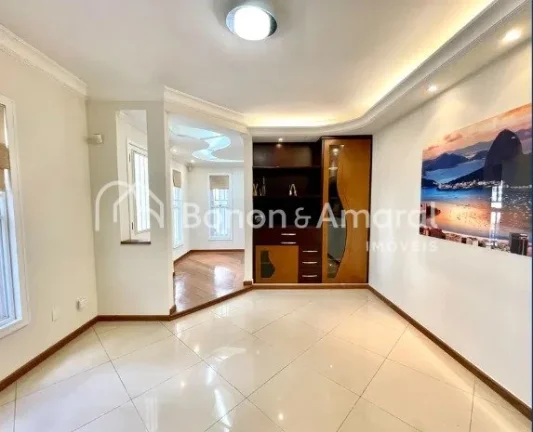 Imagem **UMA CASA PARA CHAMAR DE OÁSIS!**

Situada em uma localização privilegiada, próximo a padarias,...