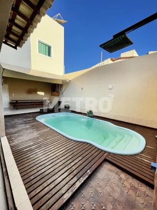 Imagem Casa à venda no bairro Km2 com 4 suítes, uma com closet, hidro, PETROLINA - PE