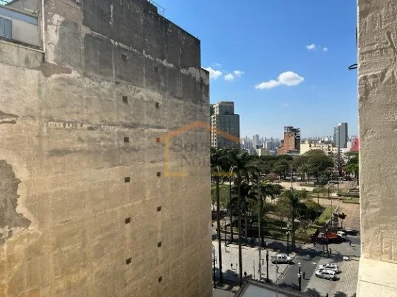 Imagem Sala comercial com 88 m², 2 banheiros e duas entradas independentes. Atualmente subdividida em duas...