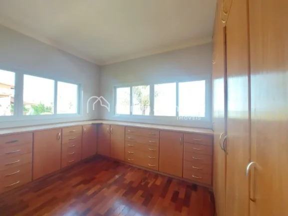 Imagem Casa incrível à venda em um condomínio de alto padrão em Valinhos, com localização privilegiad...