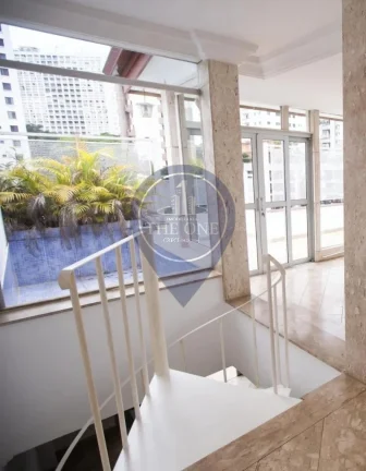 Imagem Cobertura de alto padrão no Real Parque: 4 quartos, 1 suíte, 2 salas, 2 banheiros, 2 vagas, 250m² de área. Venha conhecer!