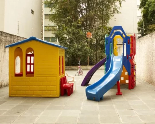 Imagem Apartamento com living para 03 ambientes, piso de tacos, dormitÃ³rios com armÃ¡rios embutidos, b...