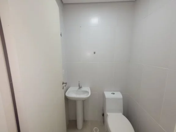 Imagem PITANGUEIRAS - FLAT NA MELHOR LOCALIZAÇÃO DE PITANGUEIRAS, SACADA GOURMET, VISTINHA MAR, 110 M² ÚTEIS, 02 VAGAS DE GARAGEM E LAZER NO PRÉDIO