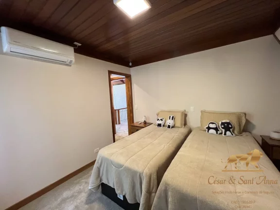 Imagem Linda Casa a venda em condomínio de alto padrão Campos do Jordão-SP