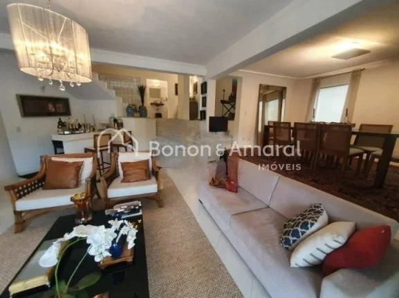 Imagem Belíssima residência com 395 m² de construção, no Condomínio Iguatemi, toda reformada, com aca...