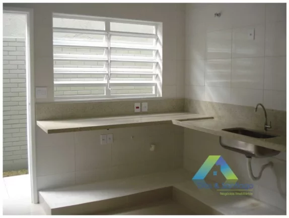 Imagem Rudge Ramos Linda casa 300 metros, 3 dormitórios, Edícula, 4 vagas com excelente localização e valor !!!