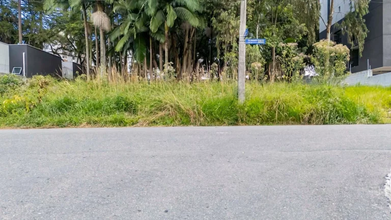 Imagem Terreno de 982,40m² para Investir