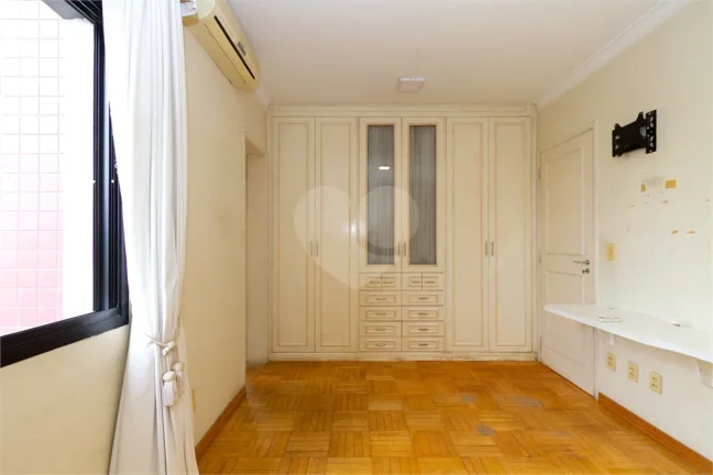 Imagem Apartamento à venda com 3 quartos, sendo 2 suítes, no condomínio Villaggio de Bologna, São Paulo - SP